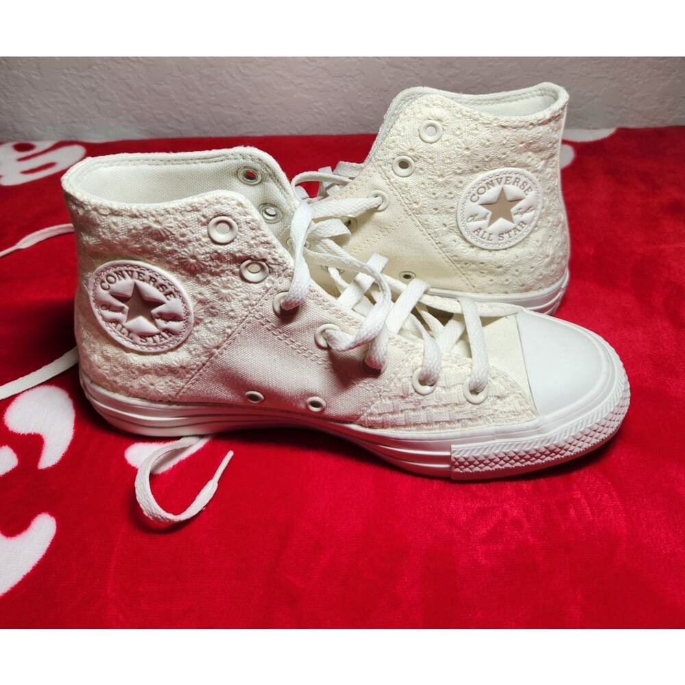Converse Chuck Taylor All Star High Top White Floral Embroidered Women’s 7 /...